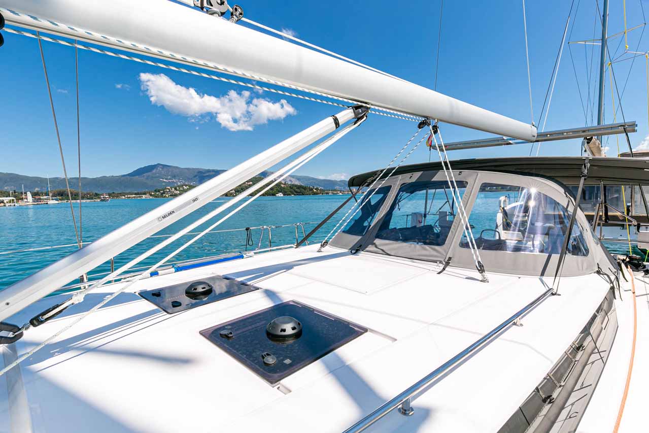 Photo #3 - Bavaria C45 - 4 cab. (Deep Blue) in Lefkada - 37501