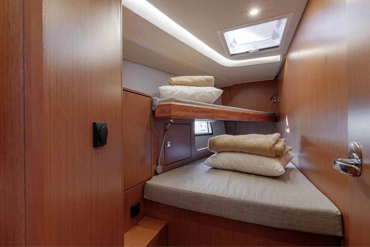 Bavaria C45 - 4 cab. (Deep Blue)  - 14