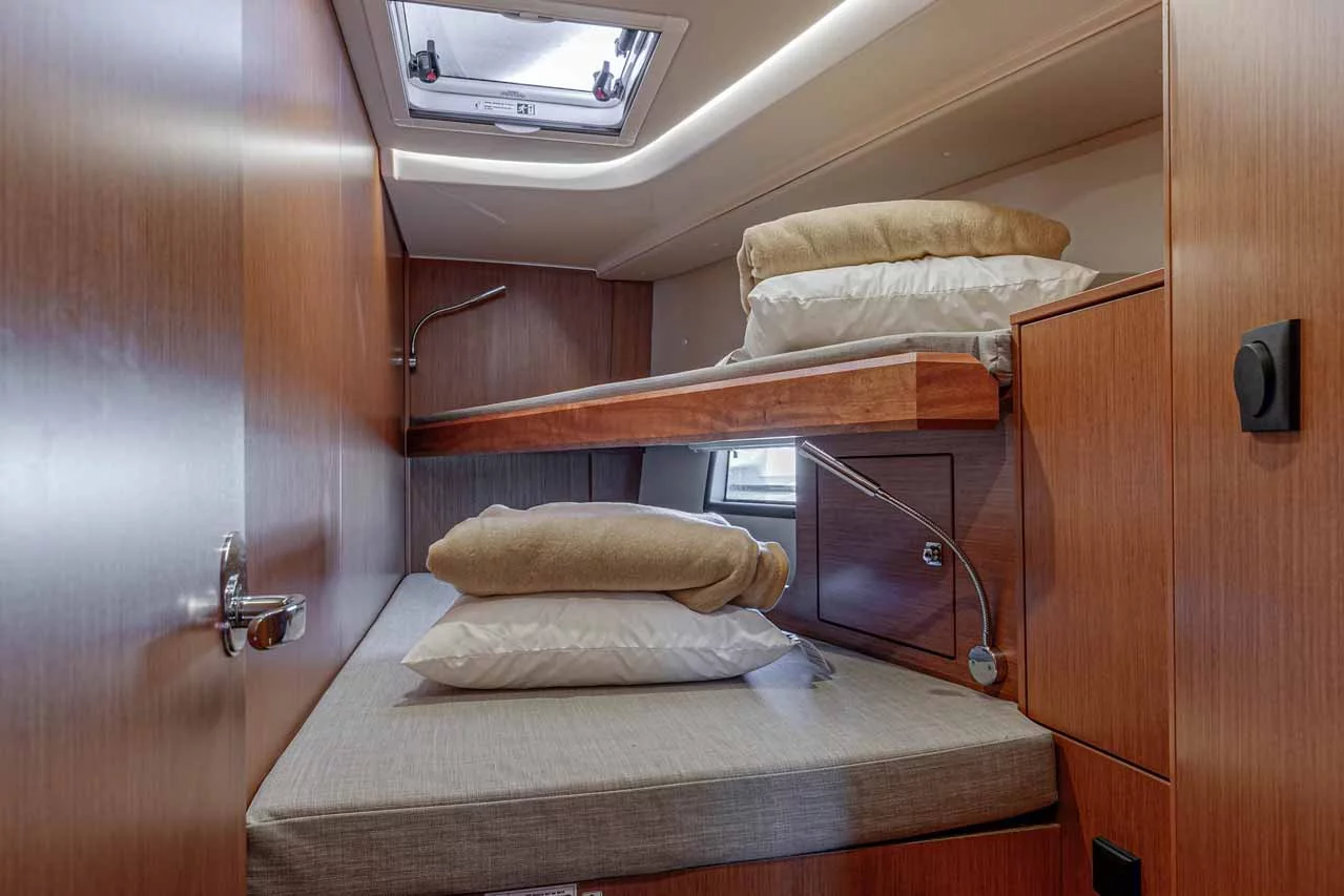 Bavaria C45 - 4 cab. (Deep Blue)  - 15
