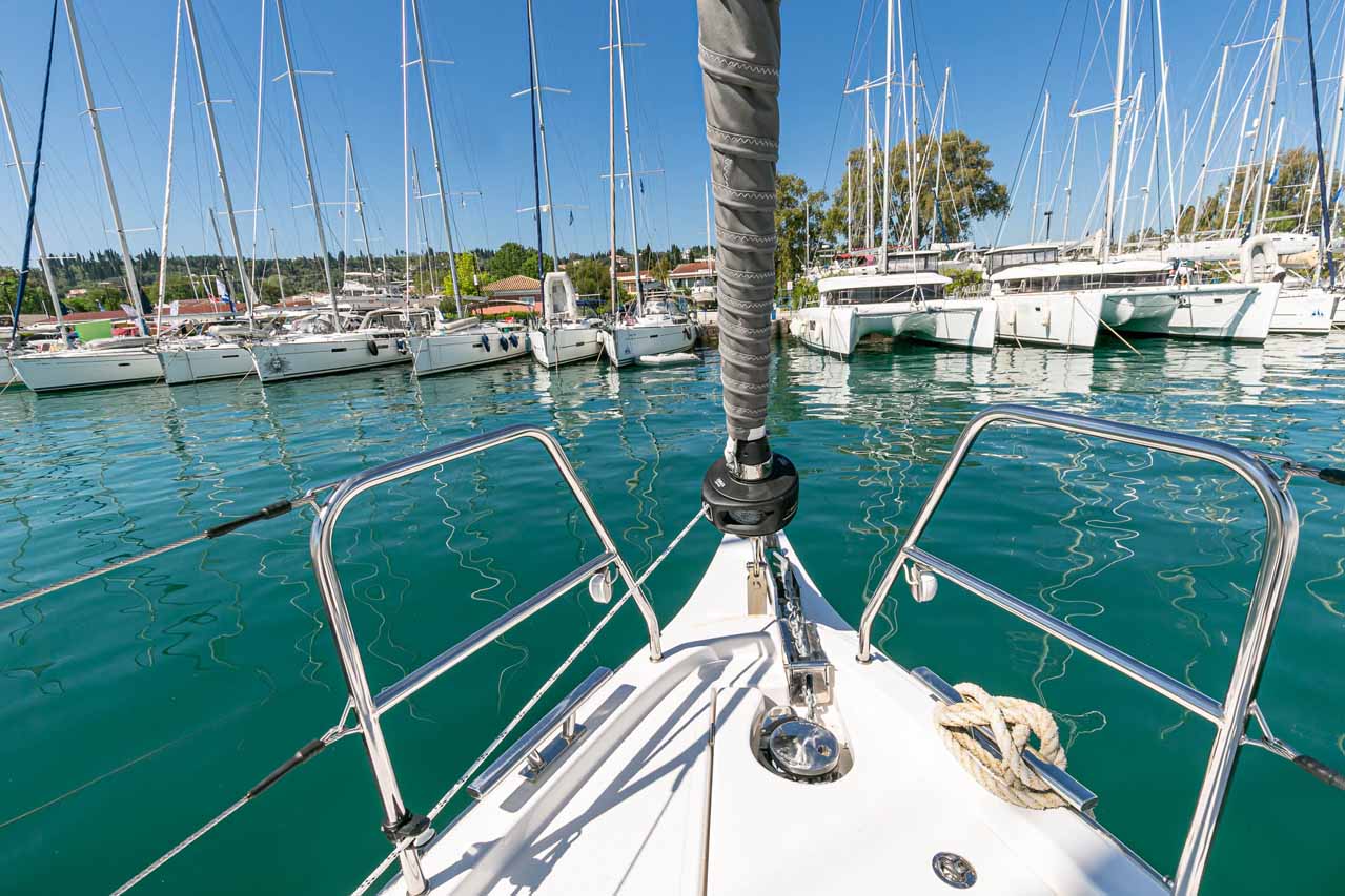 Photo #6 - Bavaria C42 (Ironic) en Lefkada - 37503
