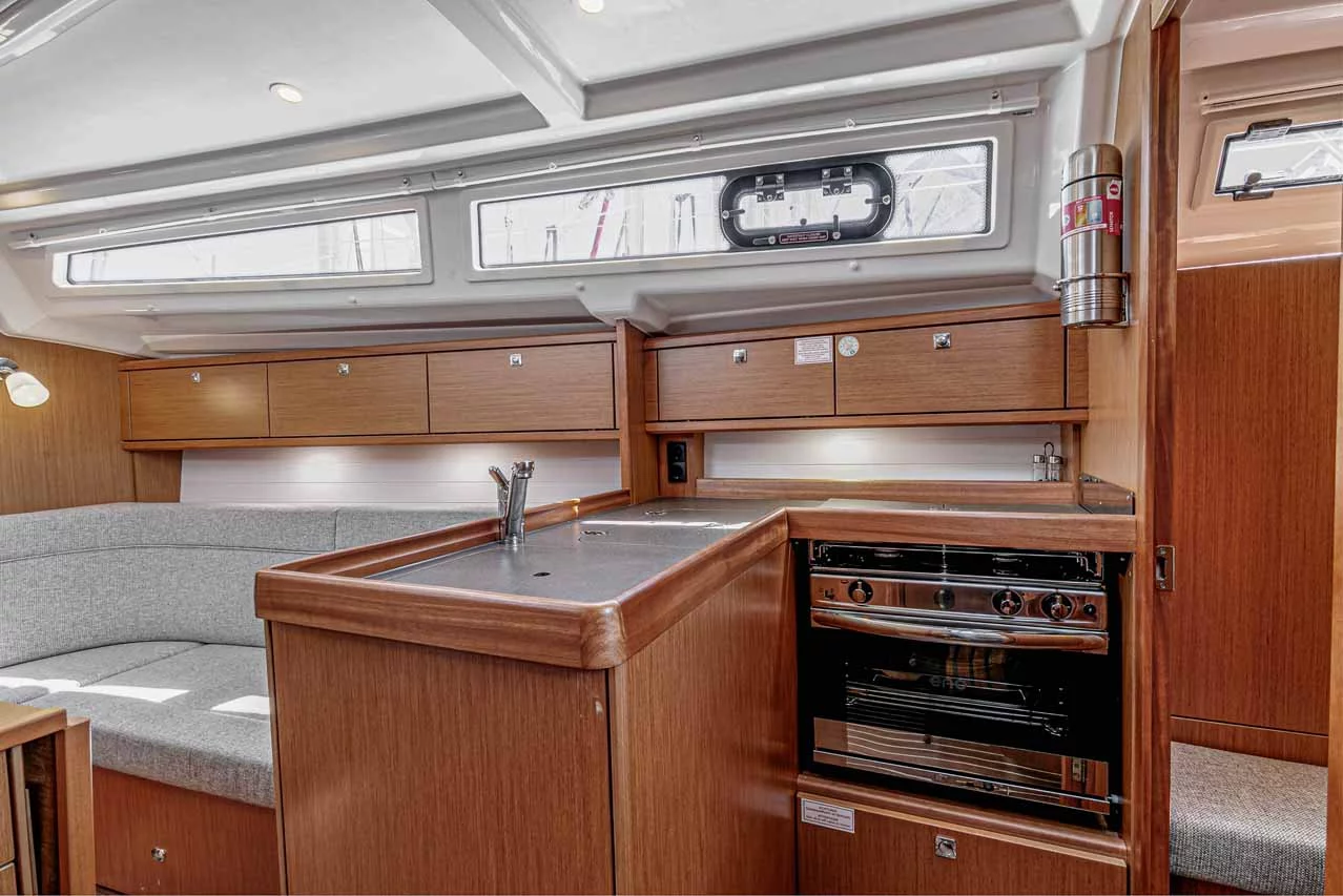 Bavaria Cruiser 34 (Moonrise)  - 14