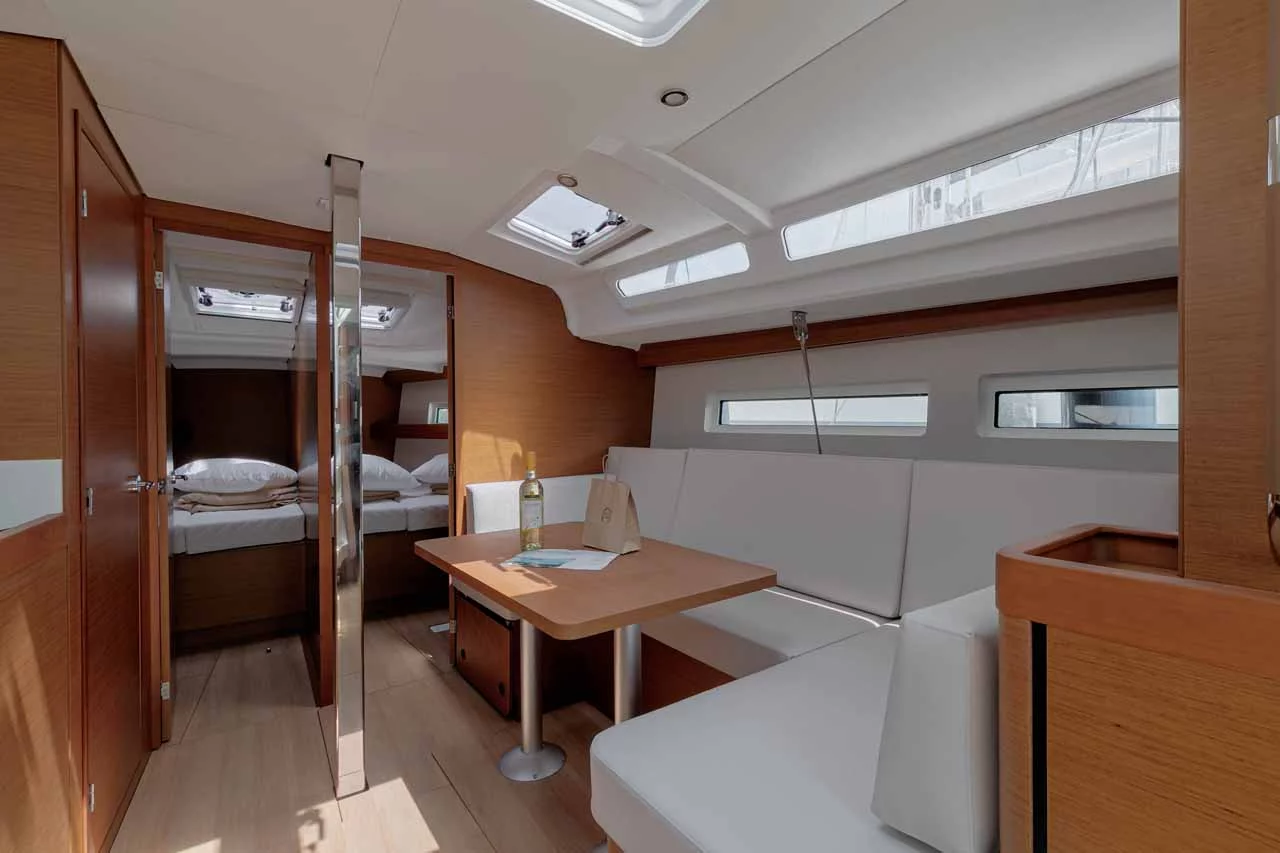 Sun Odyssey 440 (Mystic Blue)  - 8