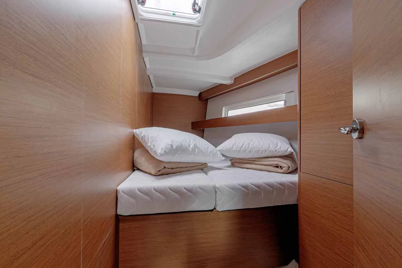 Sun Odyssey 440 (Mystic Blue)  - 13