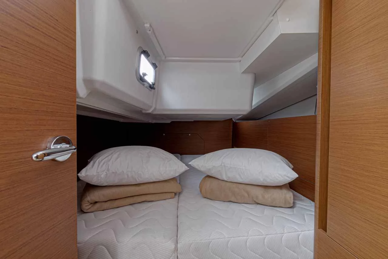 Sun Odyssey 440 (Mystic Blue)  - 15