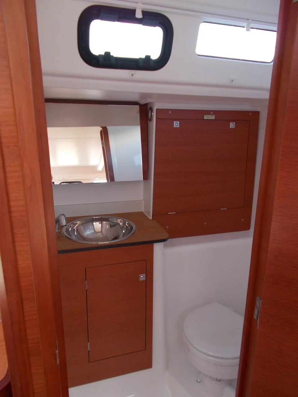 Dufour 350 GL (Moonsail)  - 11