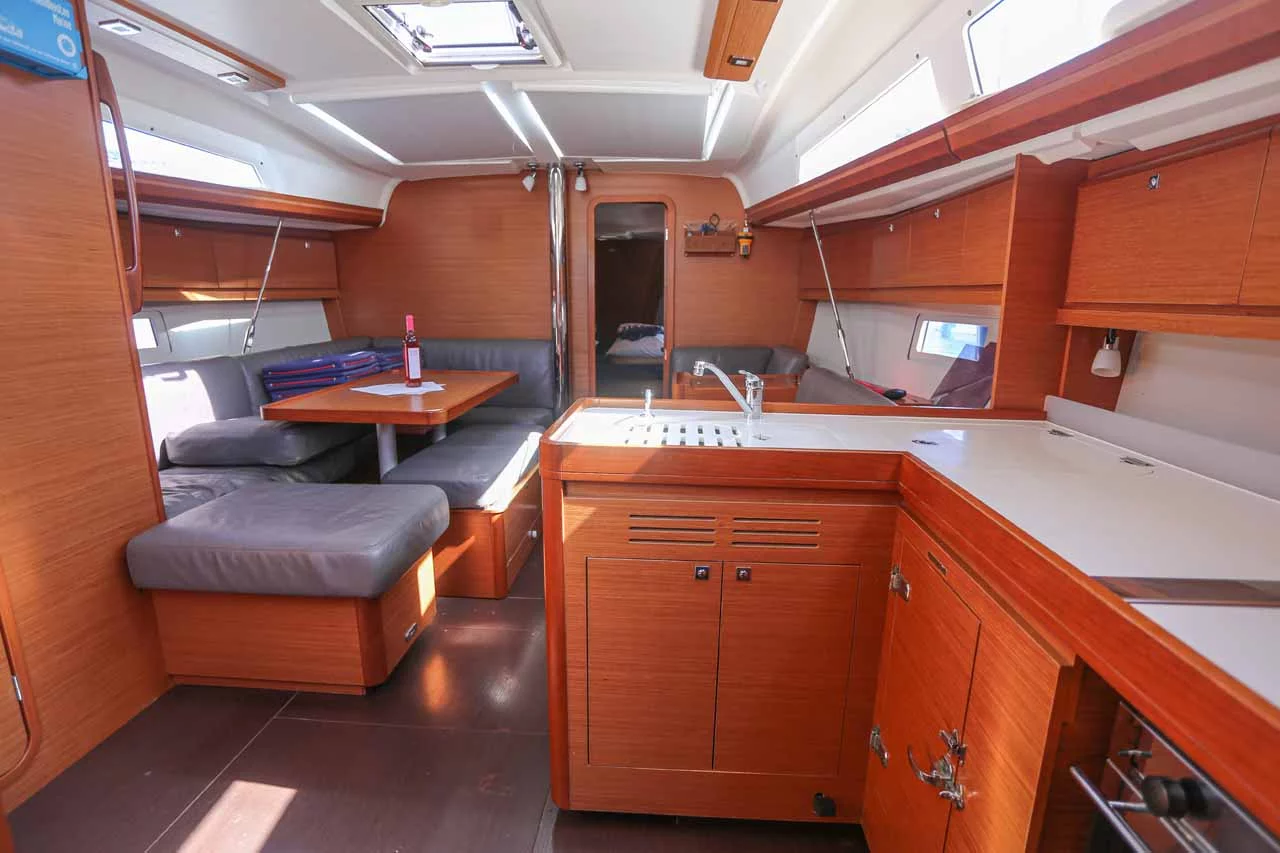 Dufour 412 (Blue Sky)  - 6
