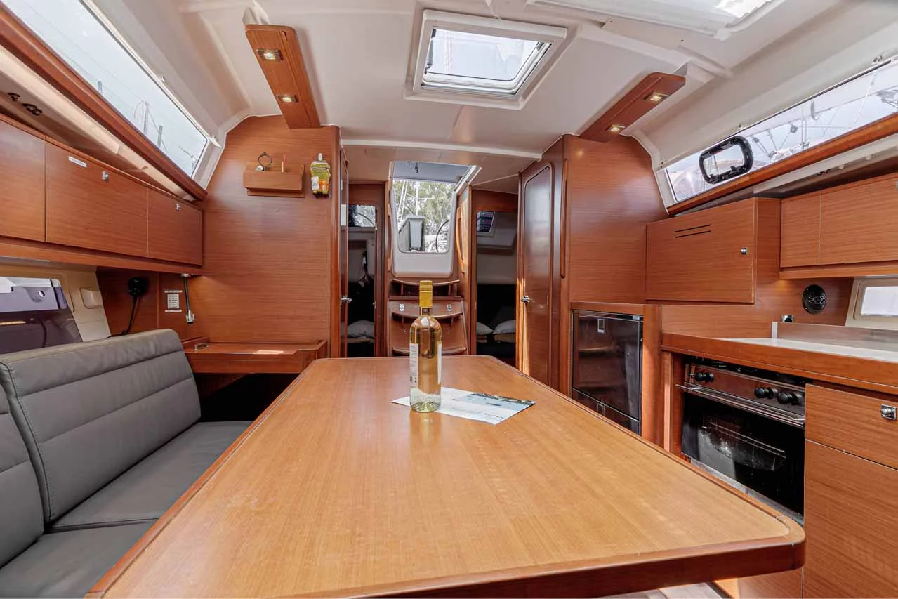 Dufour 382 GL (So What)  - 11
