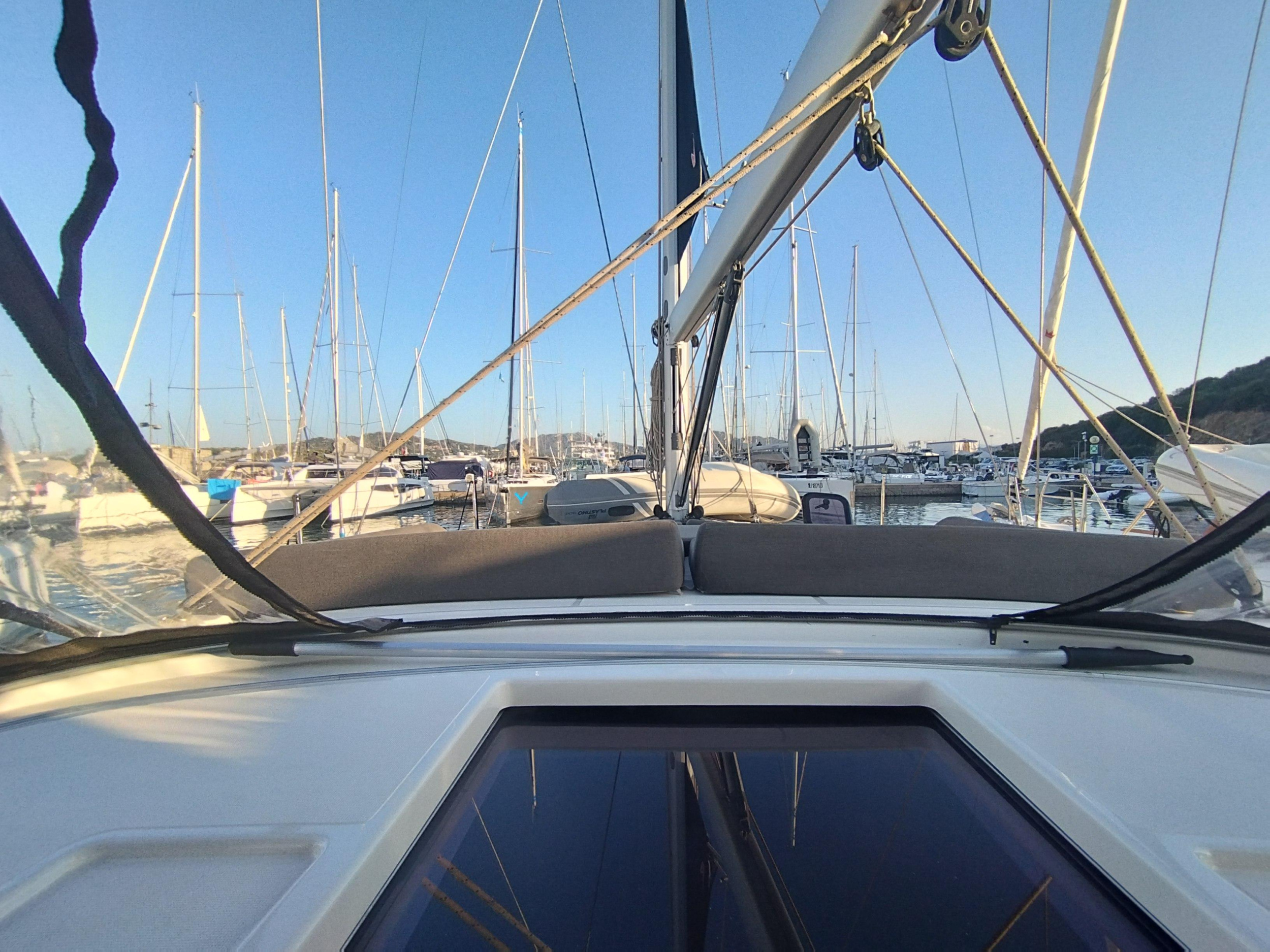 Photo #6 - Dufour 470 - 5 + 1 cab. (Weasley) en Portisco - 37568