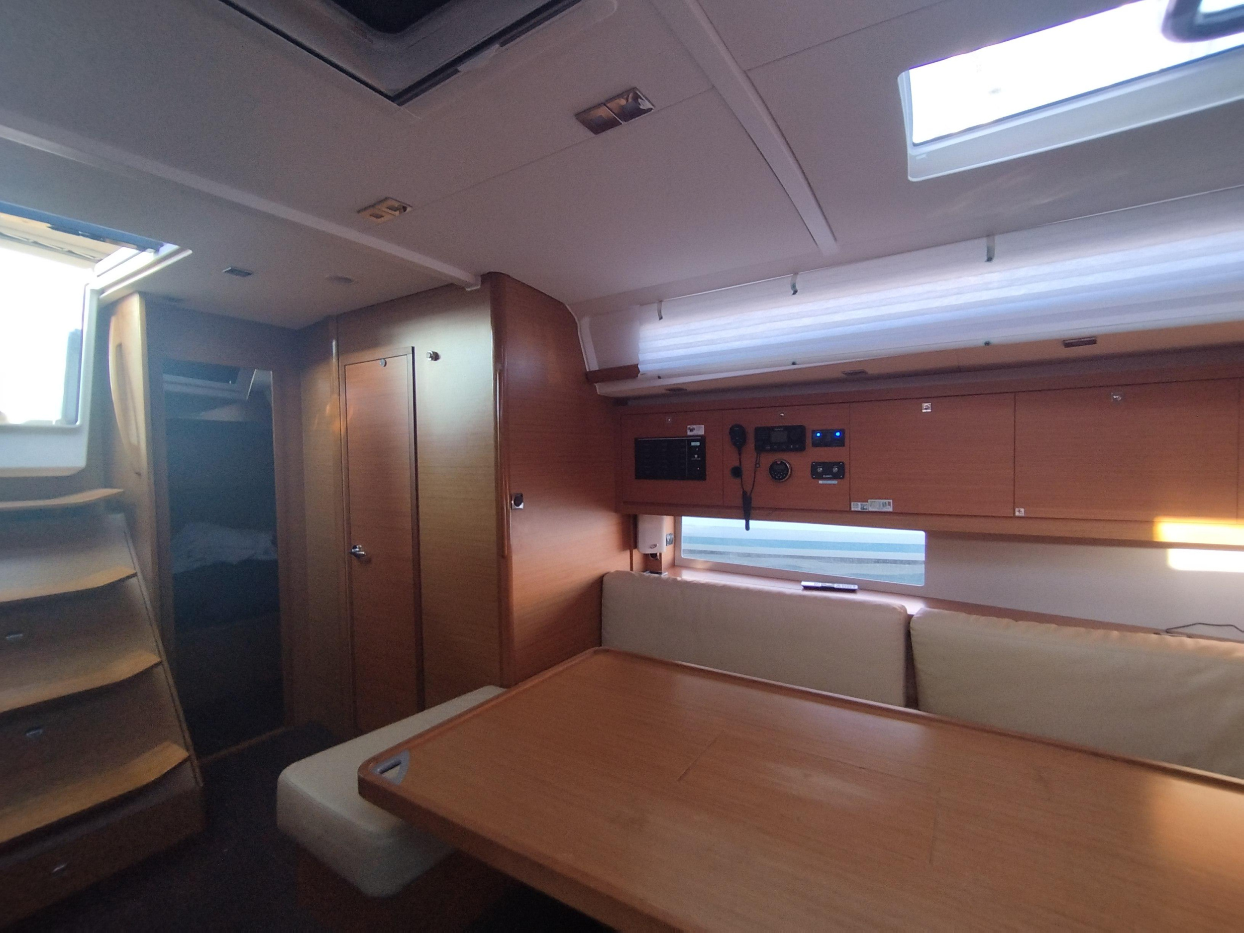 Photo #8 - Dufour 470 - 5 + 1 cab. (Weasley) en Portisco - 37568