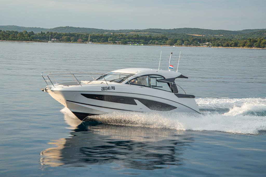 Photo #3 - Gran Turismo 36 (Gran Turismo 36) in Rovinj - 37576