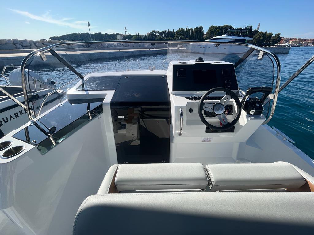 Photo #11 - Flyer 9 SUNdeck (Flyer 9) in Rovinj - 37579
