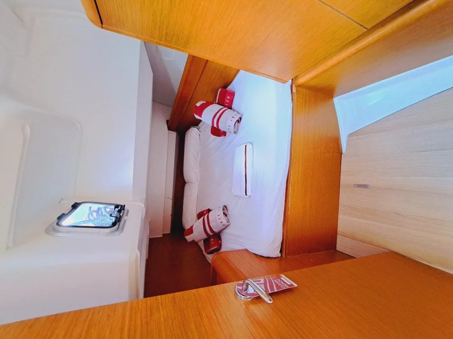Sun Odyssey 449 (Mientras Tanto)  - 18