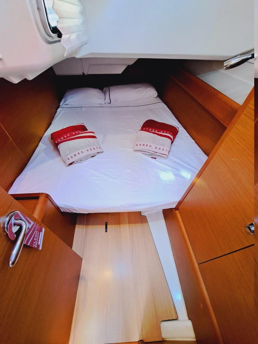 Sun Odyssey 389 (Emilina)  - 9