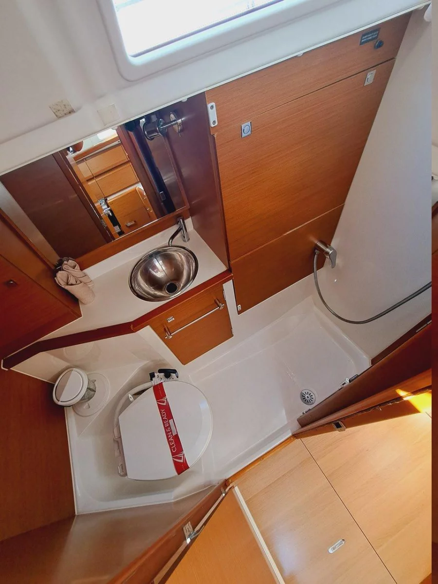 Sun Odyssey 389 (Emilina)  - 15
