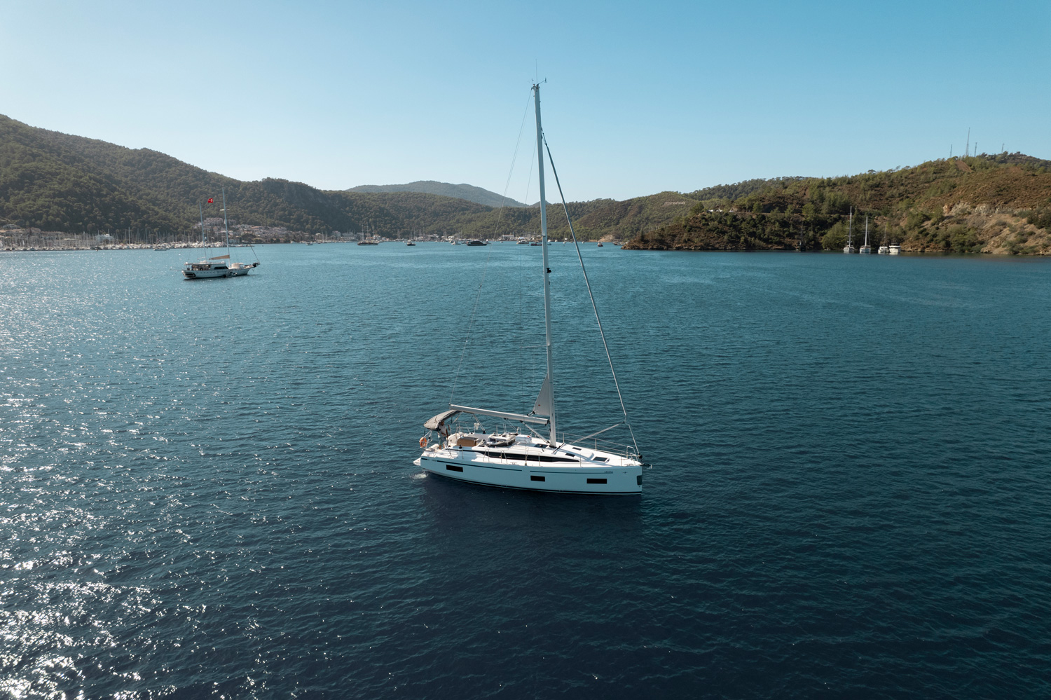 Bavaria C38 — photo 8
