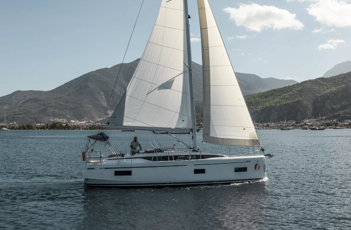 Bavaria C38 (Arinna)  - 11