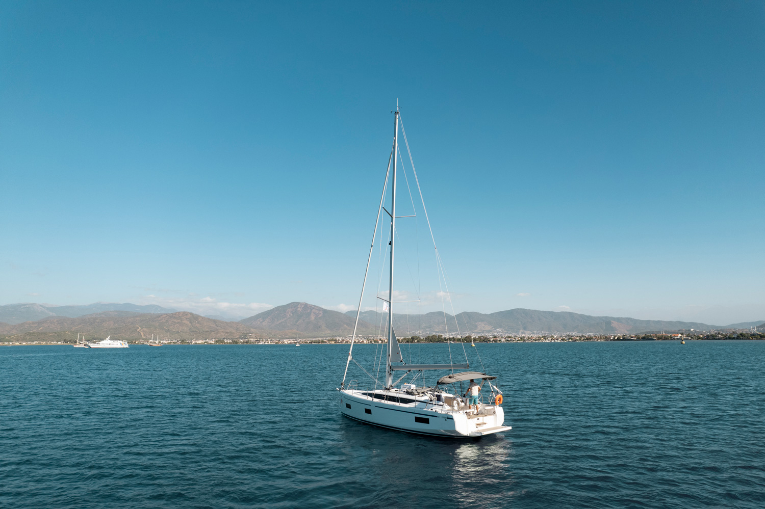 Bavaria C38 — photo 10