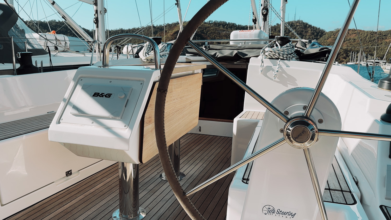 Bavaria C38 — photo 15