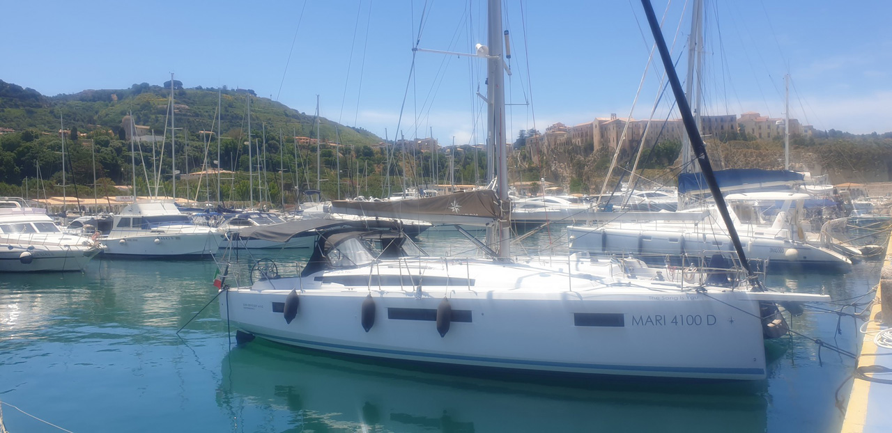 Photo #3 - Sun Odyssey 410 - 3 cab. (The song is you) in Tropea - 37643
