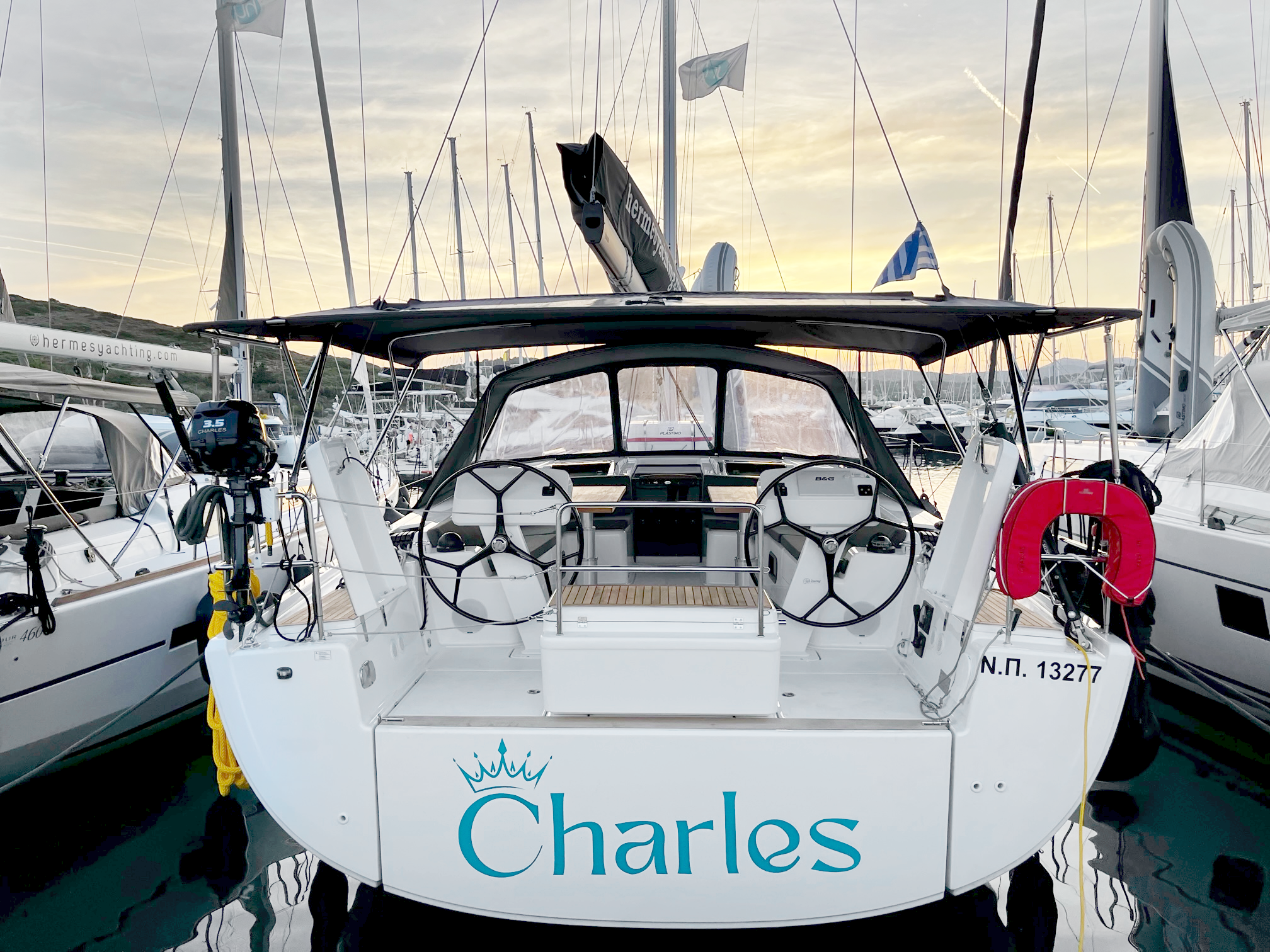 Photo #1 - Hanse 508 - 5 + 1 cab. (Charles) in Lavrion - 37654