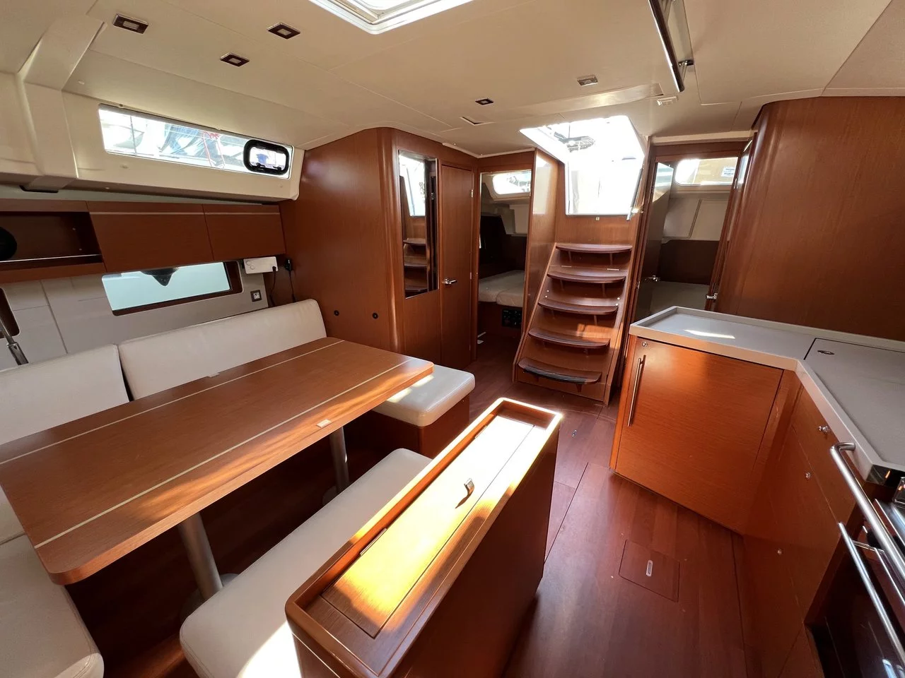 Oceanis 46.1 (Ostria)  - 13