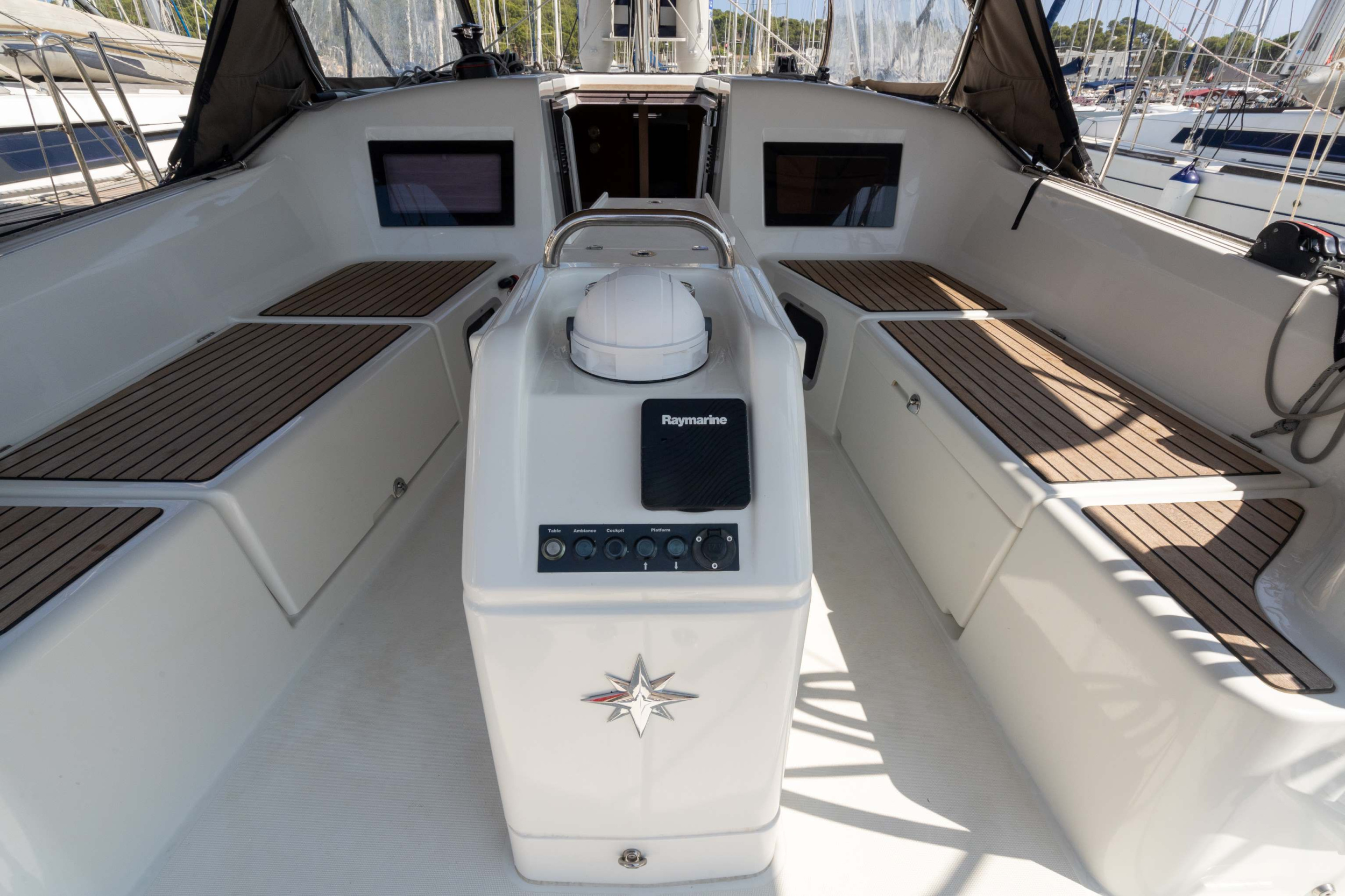 Photo #5 - Sun Odyssey 410 - 3 cab. (SEA PLAYER) en Port Pin Rolland - 37721