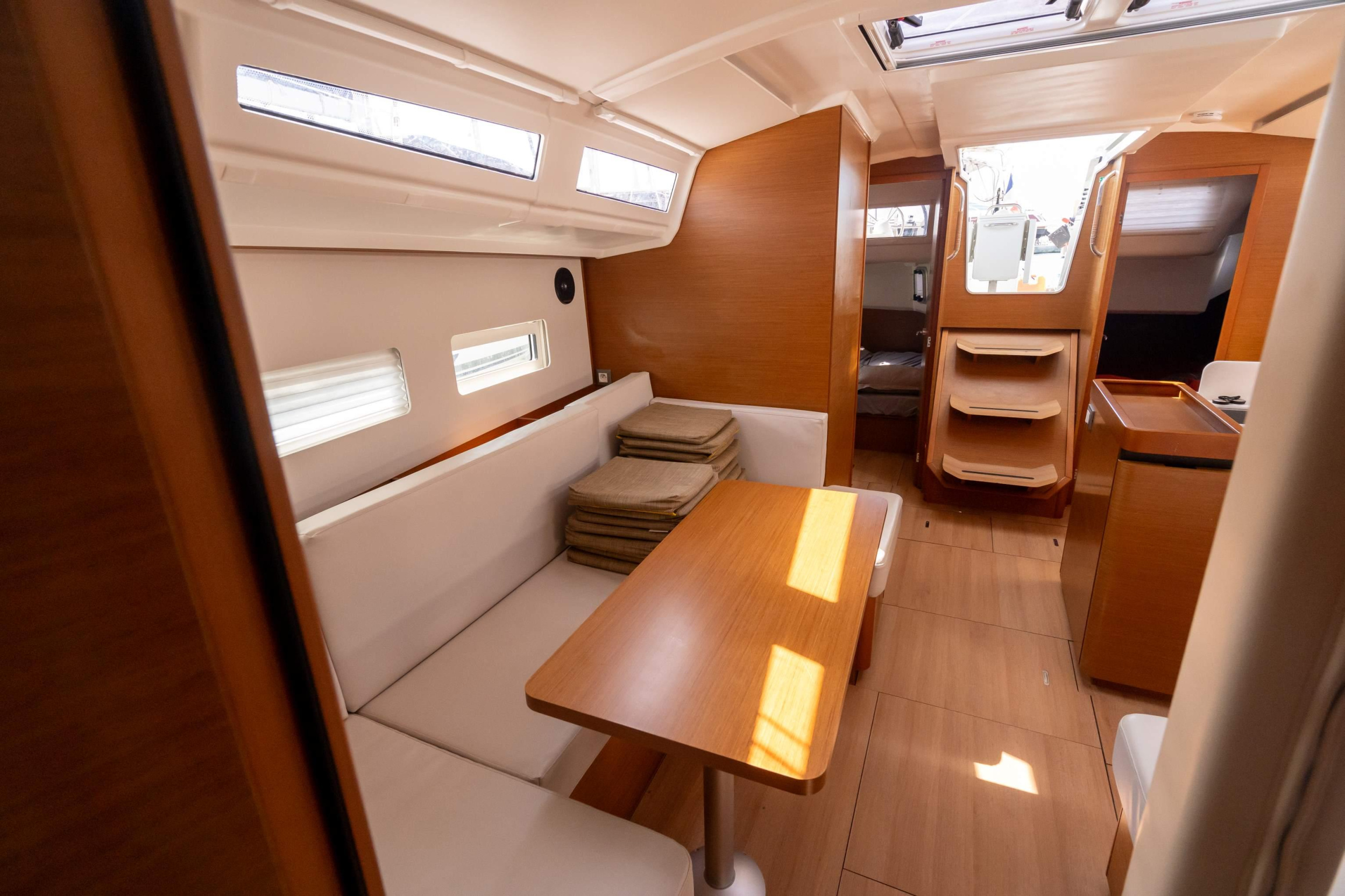 Photo #7 - Sun Odyssey 410 - 3 cab. (SEA PLAYER) en Port Pin Rolland - 37721