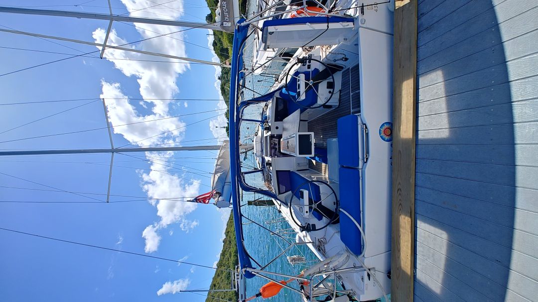 Dufour 430 - 3 cab. — photo 1
