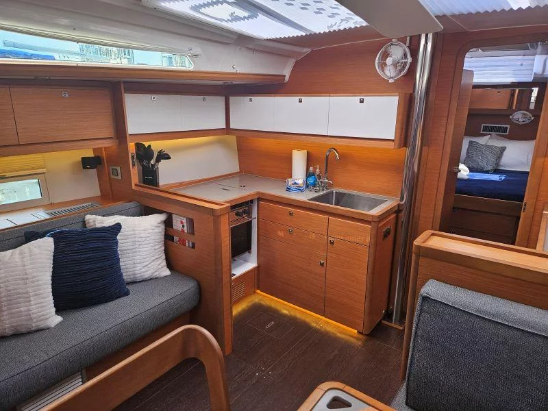 Dufour 430 - 3 cab. (Sunshine Daydream)  - 2