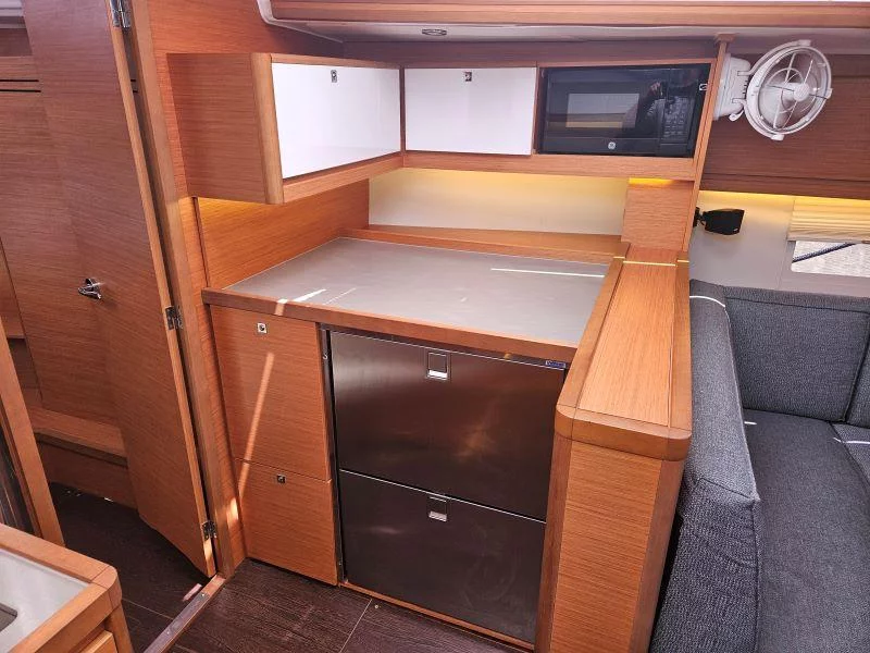 Dufour 430 - 3 cab. (Sunshine Daydream)  - 3