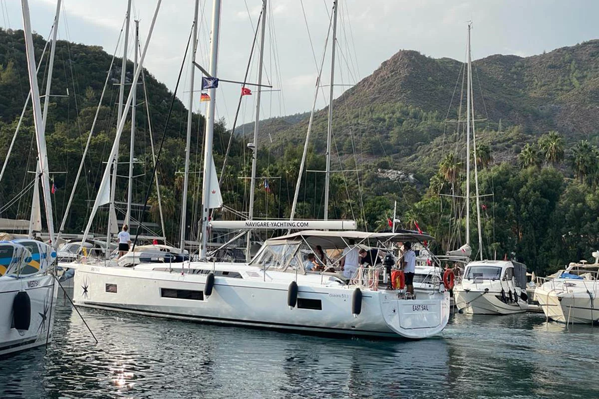 Oceanis 51.1 - 5 + 1 cab. (EAST)  - 2
