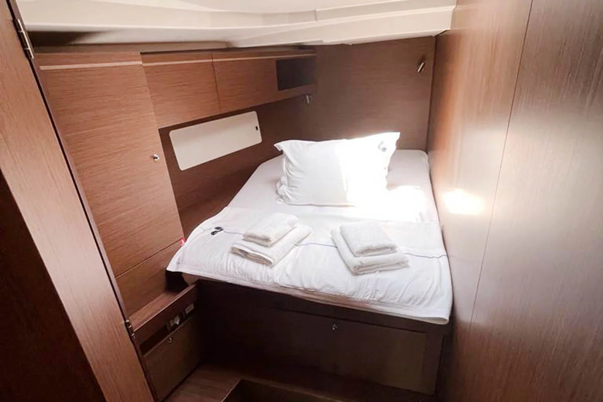 Oceanis 51.1 - 5 + 1 cab. (EAST)  - 11