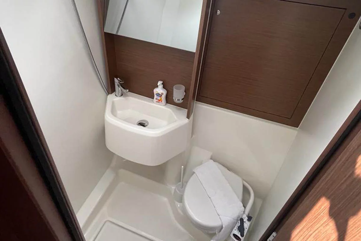 Oceanis 51.1 - 5 + 1 cab. (EAST)  - 14