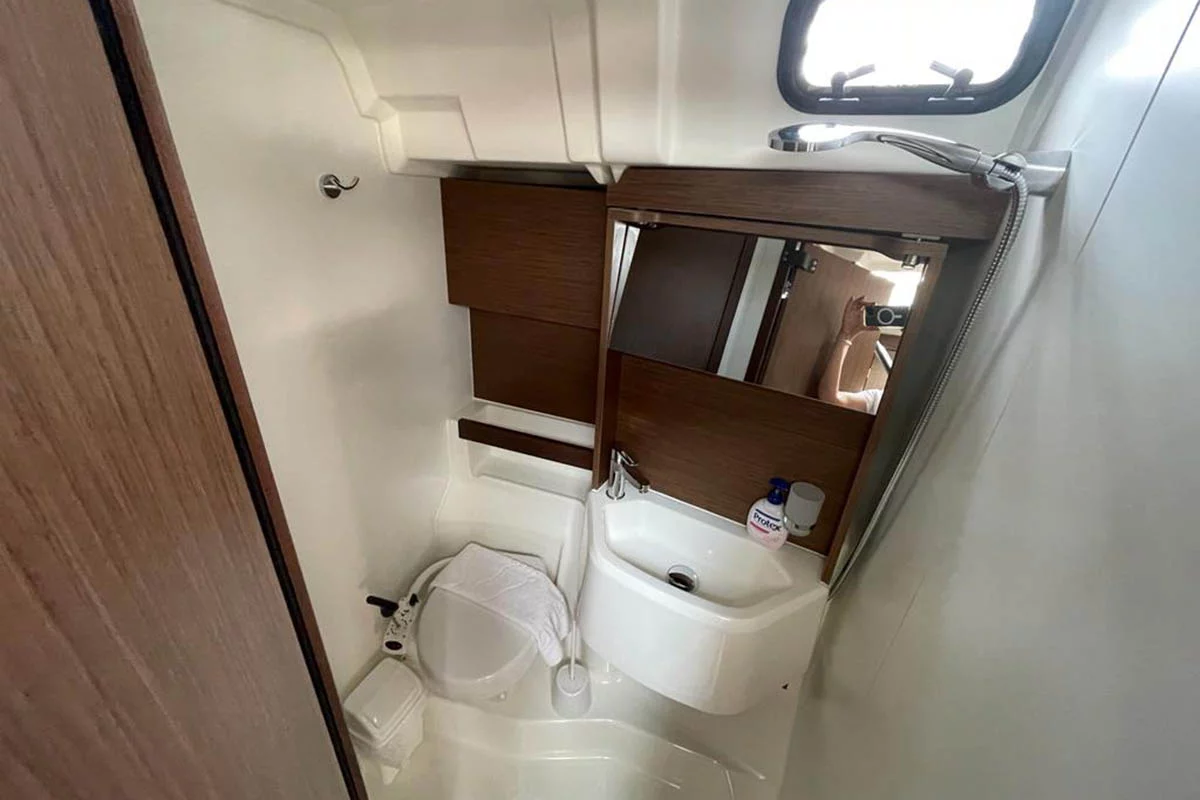 Oceanis 51.1 - 5 + 1 cab. (EAST)  - 15
