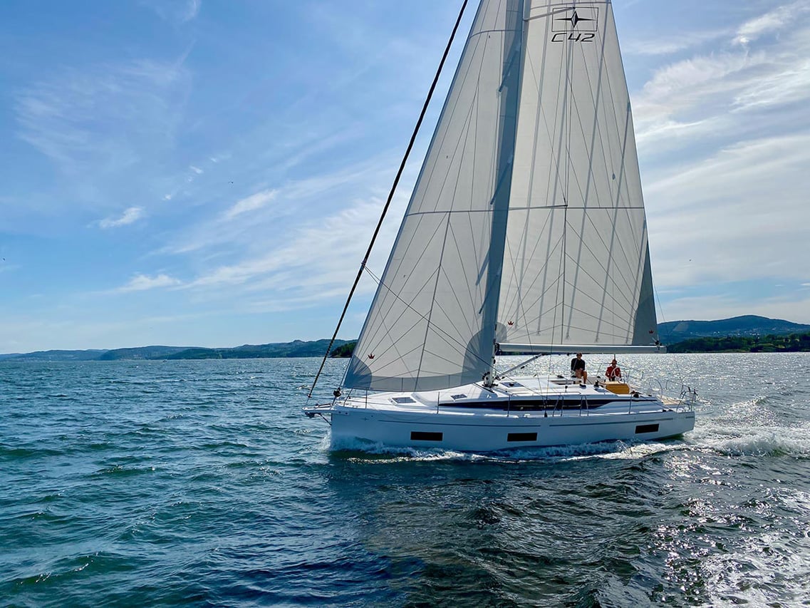 Photo #1 - Bavaria C42 (Olivia) in Castellammare - 37771