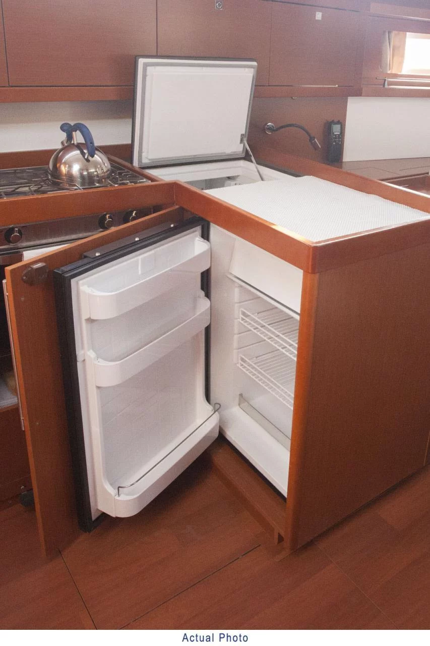 Oceanis 41 (Kino)  - 10