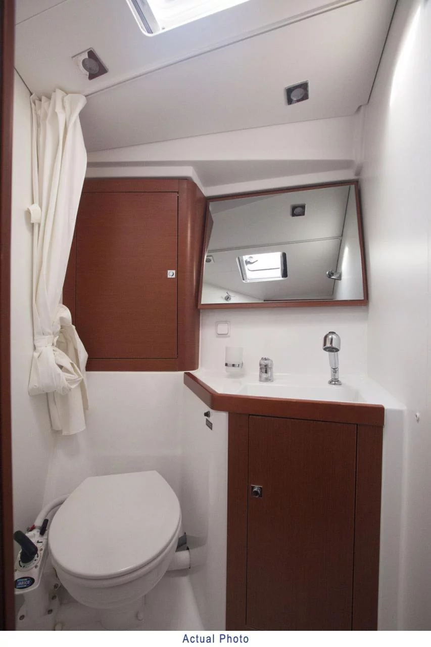Oceanis 41 (Kino)  - 14