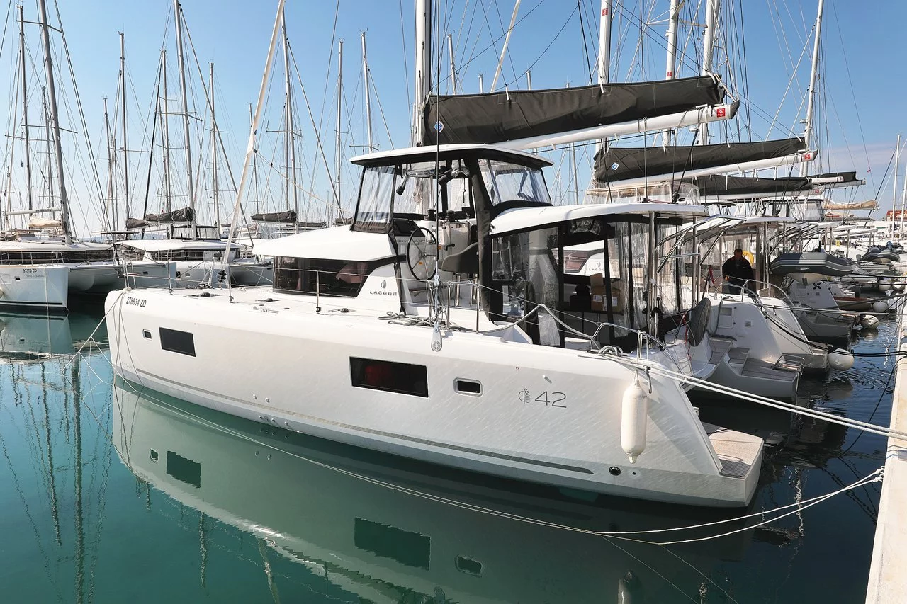 Lagoon 42 - 4 + 2 cab. (Luna)  - 2
