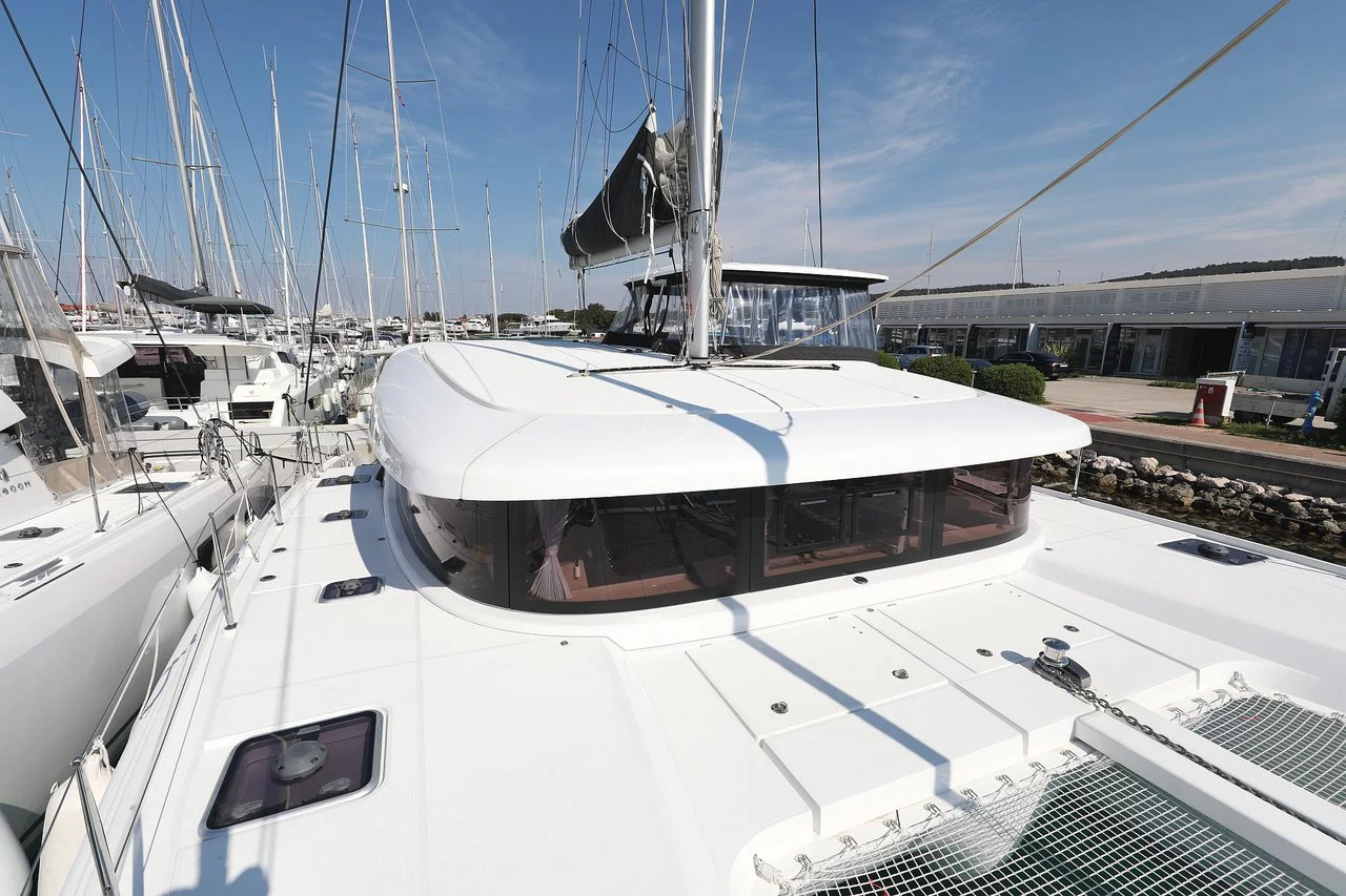 Lagoon 42 - 4 + 2 cab. (Luna)  - 6