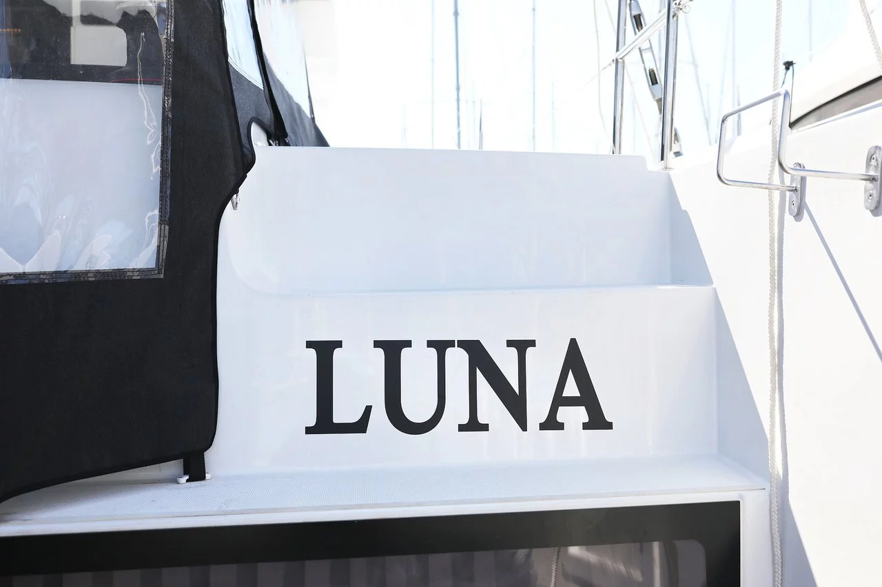 Lagoon 42 - 4 + 2 cab. (Luna)  - 16