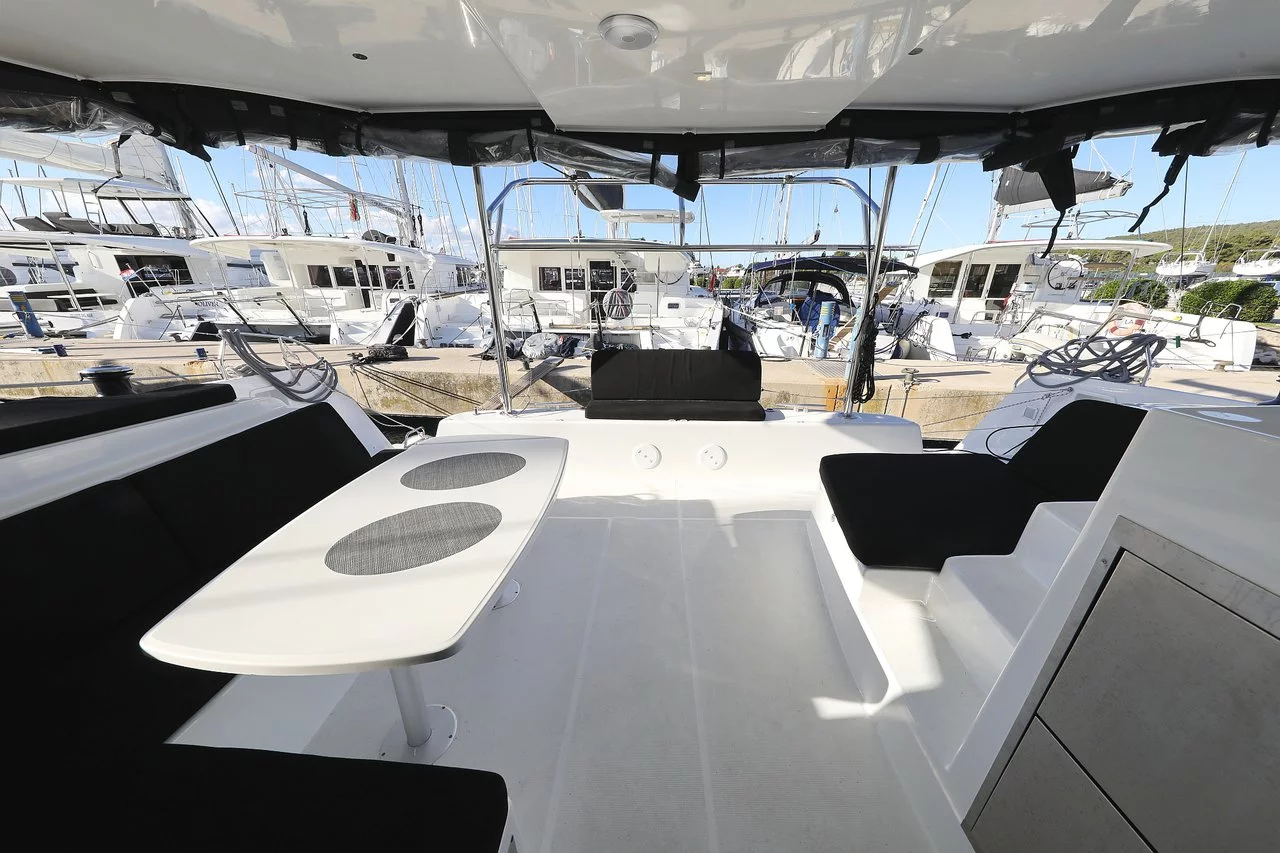 Lagoon 42 - 4 + 2 cab. (Rea)  - 6
