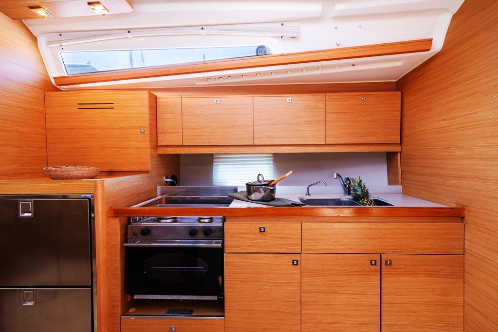 Dufour 390 GL — photo 9