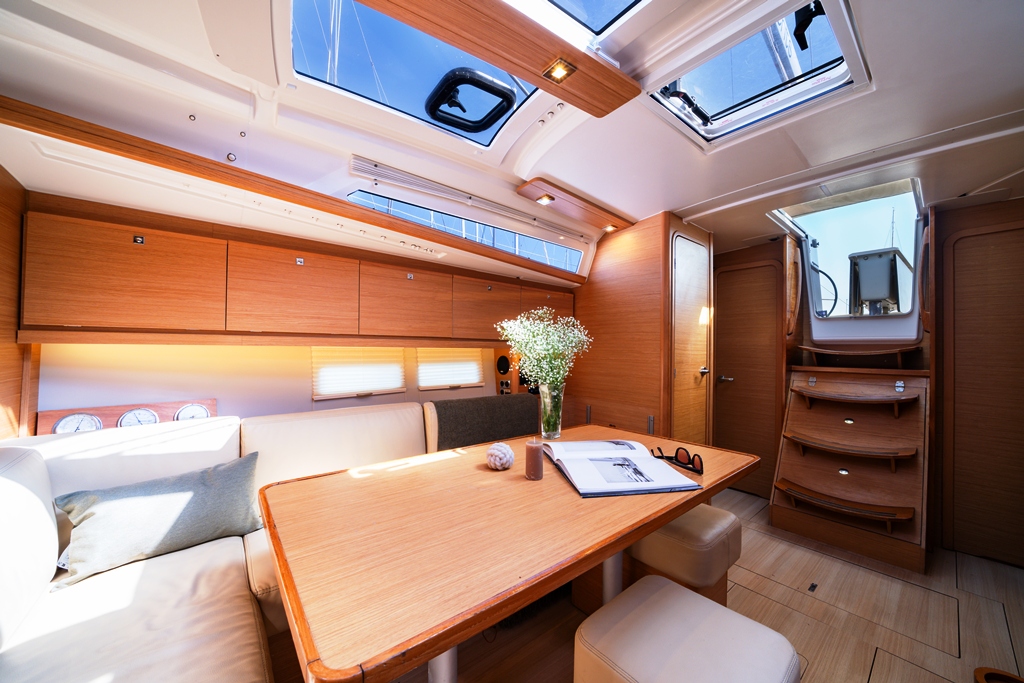 Dufour 390 GL — photo 10