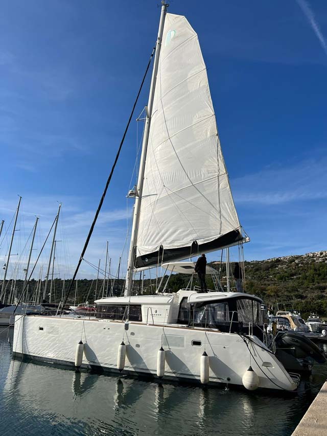 Photo #5 - Lagoon 450 F - 4 + 2 cab. (ZEN) en Split - 37823