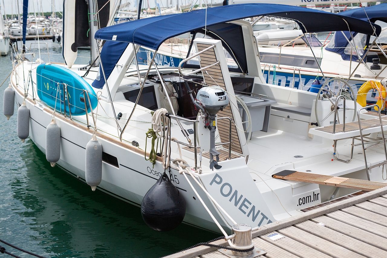Photo #1 - Oceanis 45 - 4 cab. (Ponente) in Krk - 37852