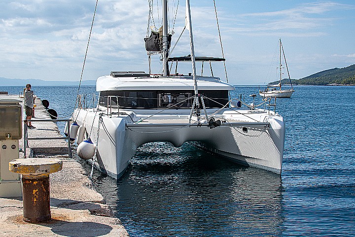 Photo #1 - Lagoon 42 - 4 + 2 cab. (Zaki) en Skiathos - 37882