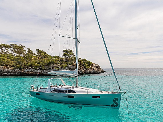 Photo #1 - Oceanis 41.1 (Diamanti II) in Skiathos - 37895