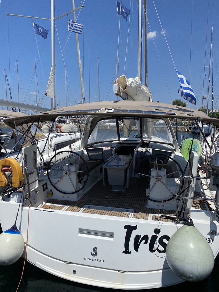 Photo #1 - Oceanis 41.1 (Iris) en Athènes - 37898