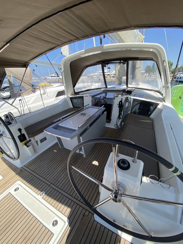 Photo #3 - Oceanis 41.1 (Iris) en Athènes - 37898
