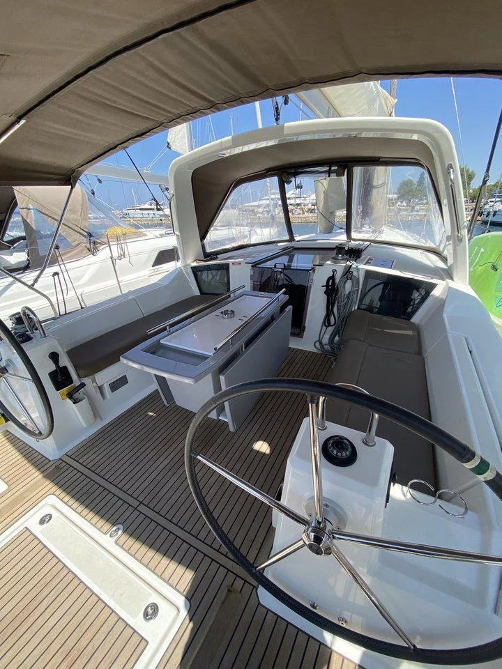 Oceanis 41.1 (Iris)  - 2